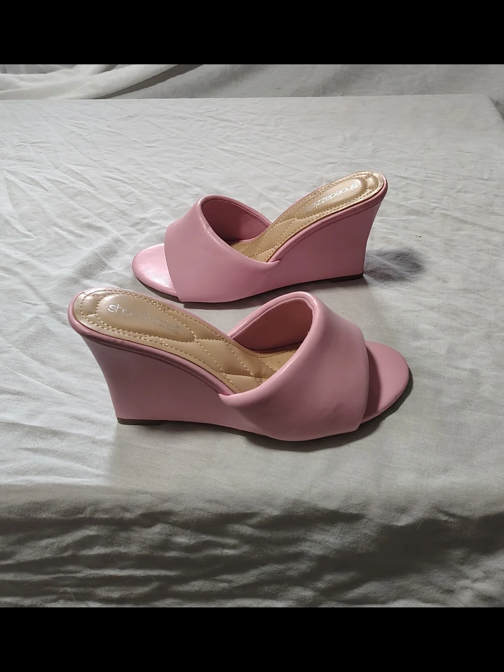 Ladies Size 8.5 Bubble Gum Pink Barbie Style 3